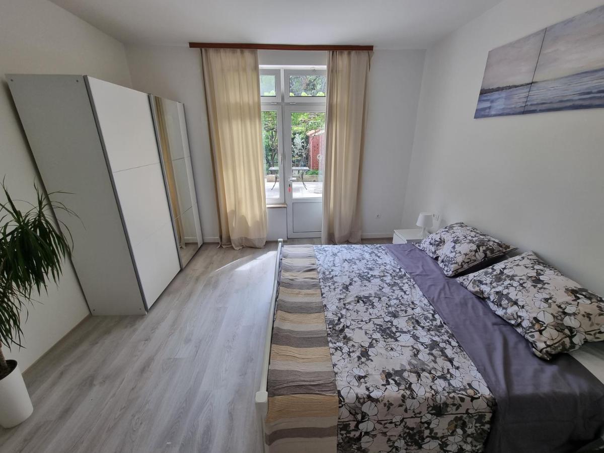 Retreat Apartments With Free Parking Пула Экстерьер фото