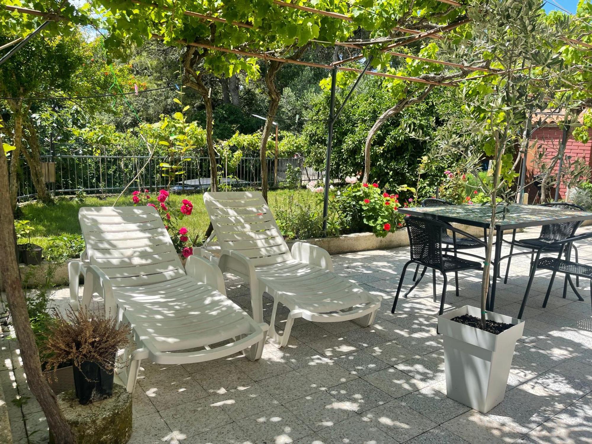 Retreat Apartments With Free Parking Пула Экстерьер фото